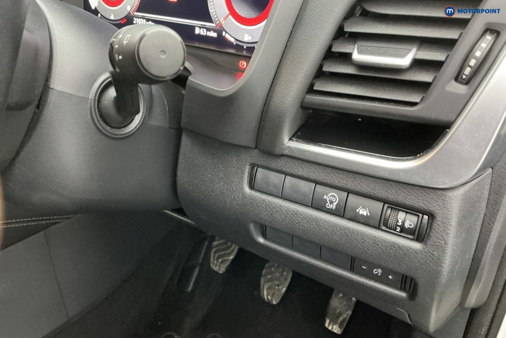 Nissan Qashqai N-Connecta Manual Petrol SUV - Stock Number (1585599) - 18th supplementary image
