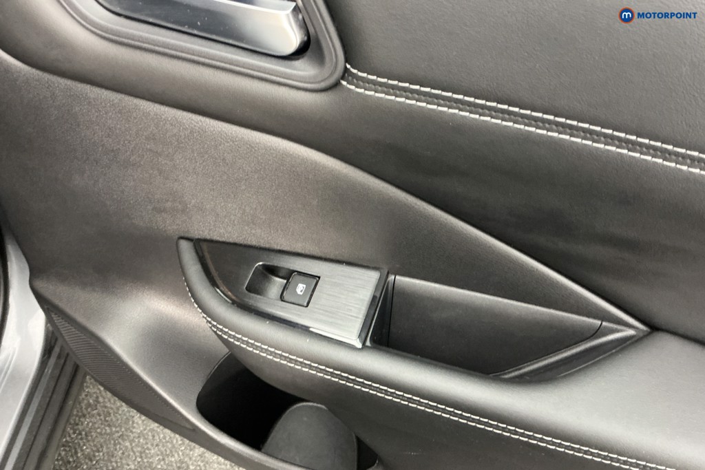 Nissan Qashqai Acenta Premium Automatic Petrol SUV - Stock Number (1586229) - 23rd supplementary image