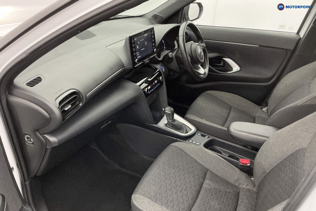 Toyota Yaris Cross Design Automatic Petrol-Electric Hybrid Estate - Stock Number (1586375) - 8th supplementary image