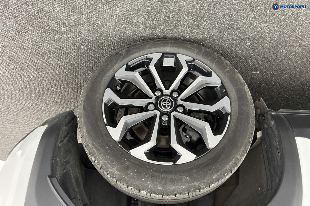 Toyota Yaris Cross Design Automatic Petrol-Electric Hybrid Estate - Stock Number (1586375) - 33rd supplementary image