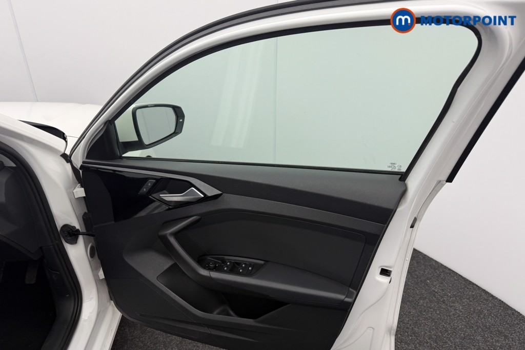 Audi A1 Technik Manual Petrol Hatchback - Stock Number (1588812) - 9th supplementary image