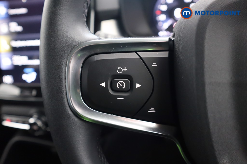 Volvo Xc40 Momentum Manual Petrol SUV - Stock Number (1591381) - 4th supplementary image