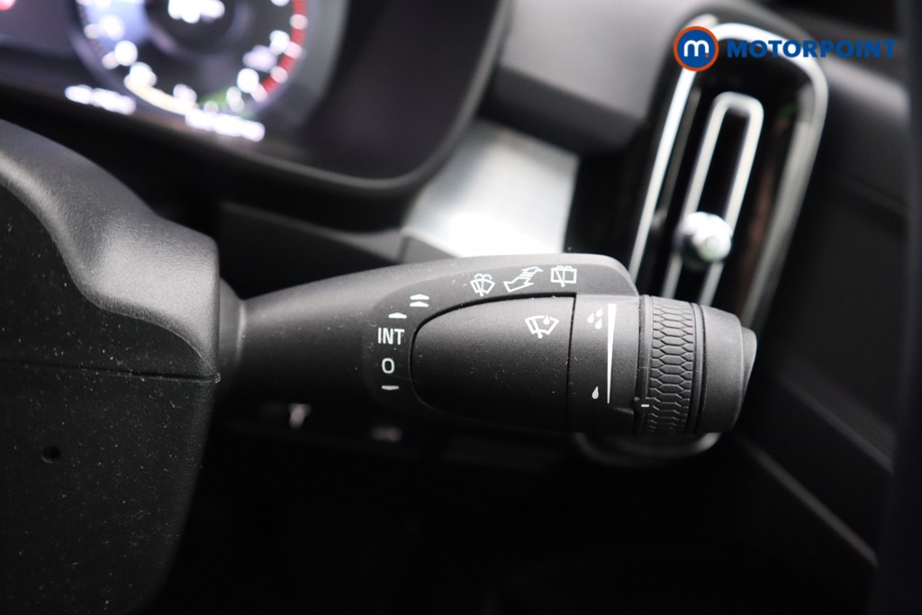 Volvo Xc40 Momentum Manual Petrol SUV - Stock Number (1591381) - 7th supplementary image