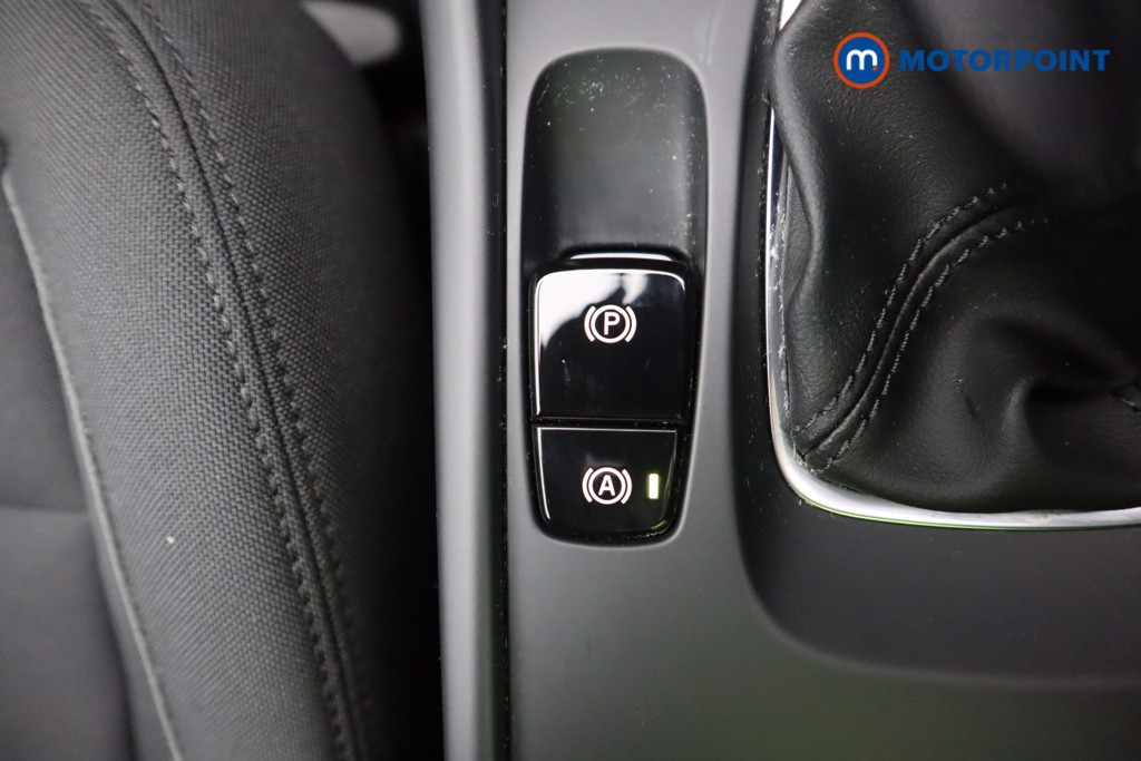 Volvo Xc40 Momentum Manual Petrol SUV - Stock Number (1591381) - 16th supplementary image