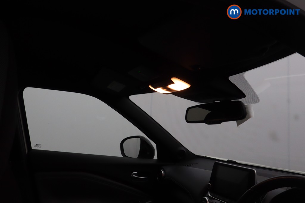 Nissan Juke N-Connecta Manual Petrol SUV - Stock Number (1592912) - 16th supplementary image