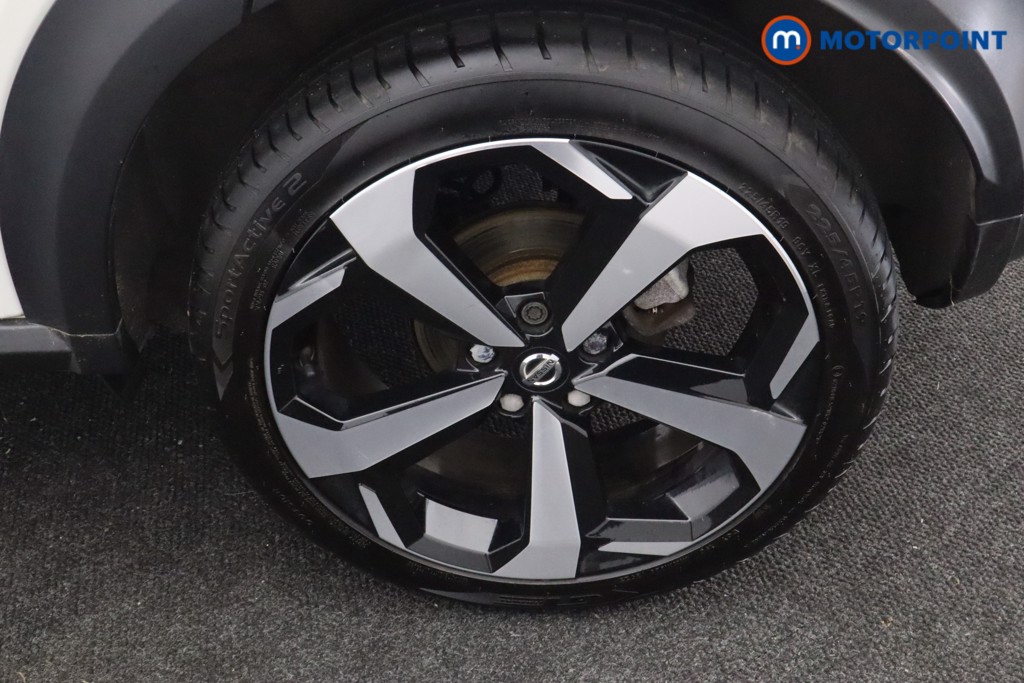 Nissan Juke N-Connecta Manual Petrol SUV - Stock Number (1592912) - 22nd supplementary image