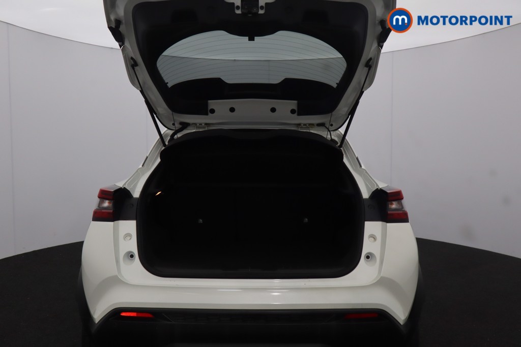 Nissan Juke N-Connecta Manual Petrol SUV - Stock Number (1592912) - 32nd supplementary image