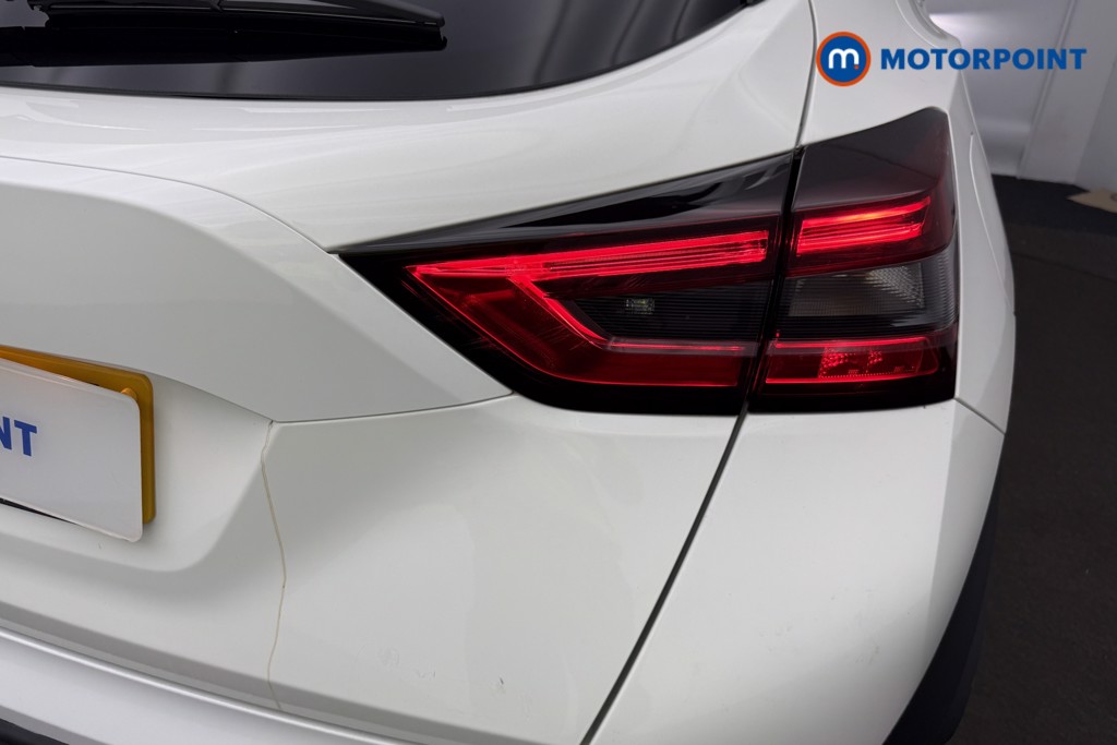 Nissan Juke Tekna Automatic Petrol SUV - Stock Number (1592988) - 11th supplementary image