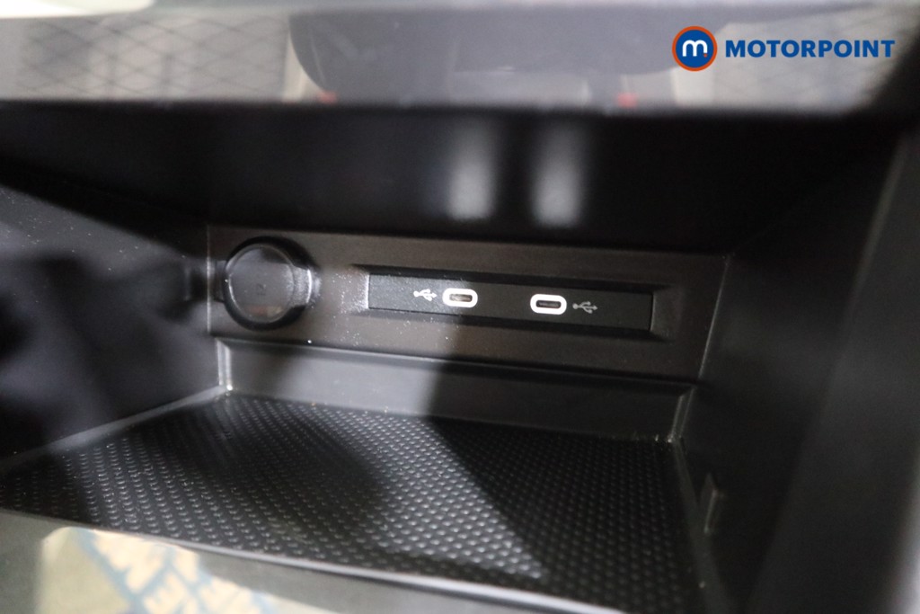 Volkswagen Tiguan R-Line Automatic Petrol SUV - Stock Number (1594065) - 9th supplementary image