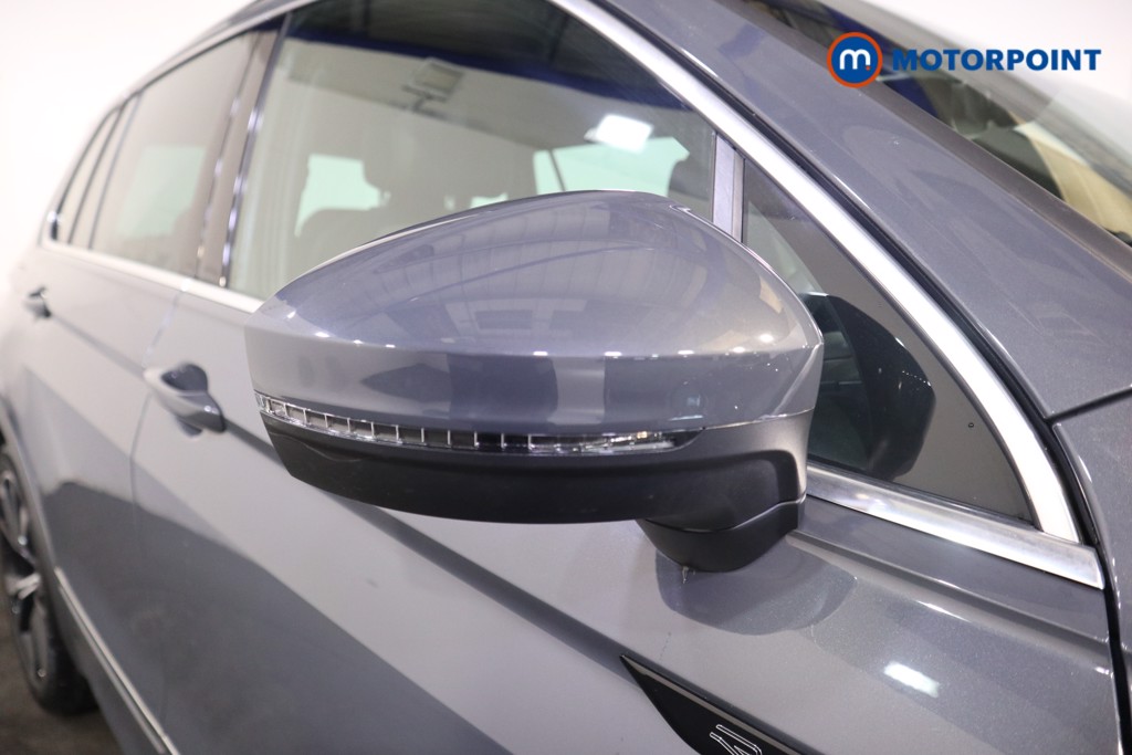 Volkswagen Tiguan R-Line Automatic Petrol SUV - Stock Number (1594065) - 33rd supplementary image