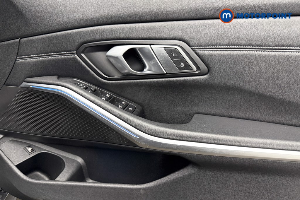 BMW 3 Series M Sport Automatic Petrol Plug-In Hybrid Saloon - Stock Number (1594070) - 18th supplementary image