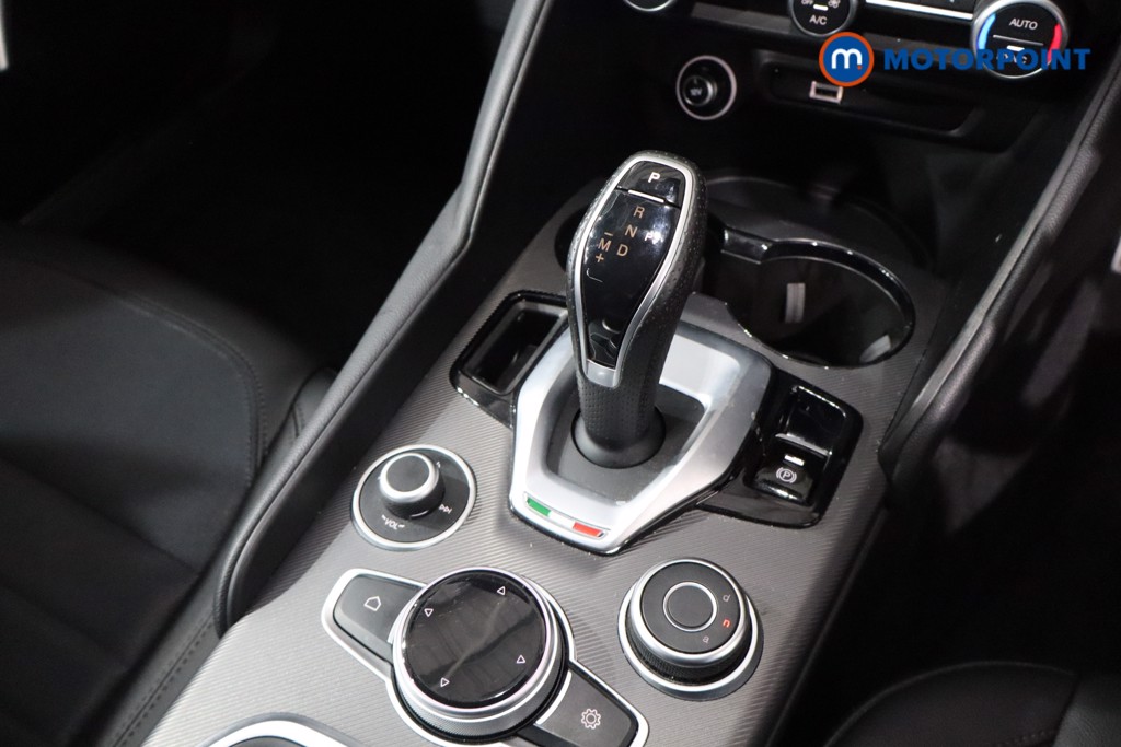 Alfa Romeo Giulia Sprint Automatic Petrol Saloon - Stock Number (1594302) - 14th supplementary image