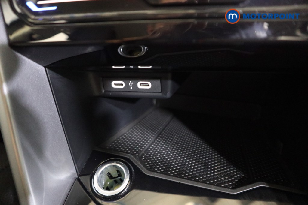 Volkswagen T-Roc Life Manual Petrol SUV - Stock Number (1595150) - 8th supplementary image