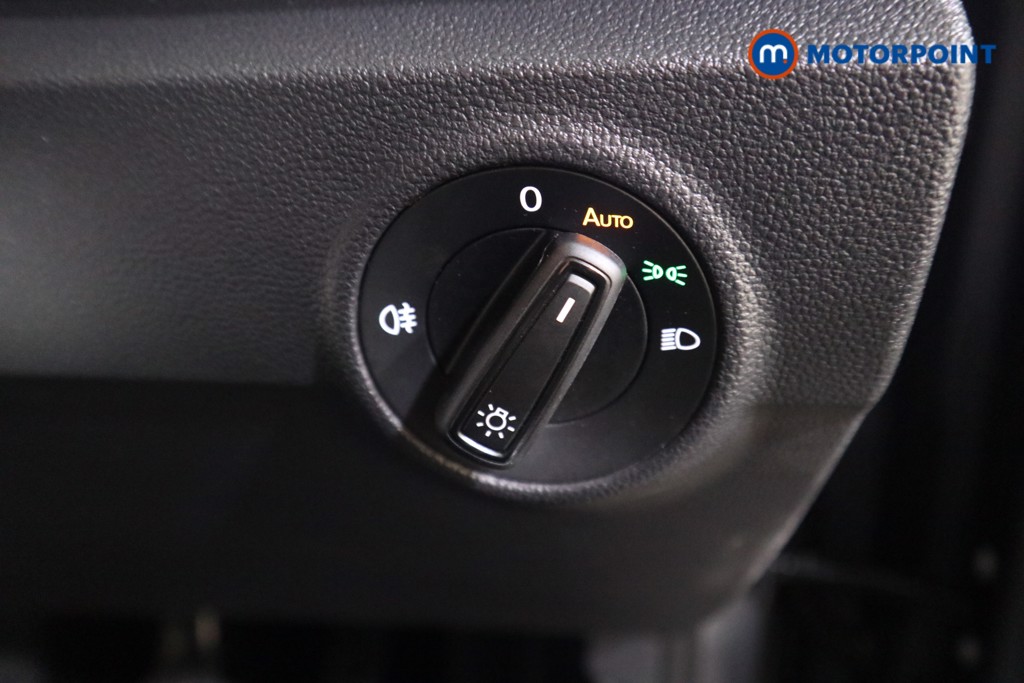 Volkswagen T-Roc Life Manual Petrol SUV - Stock Number (1595150) - 11th supplementary image