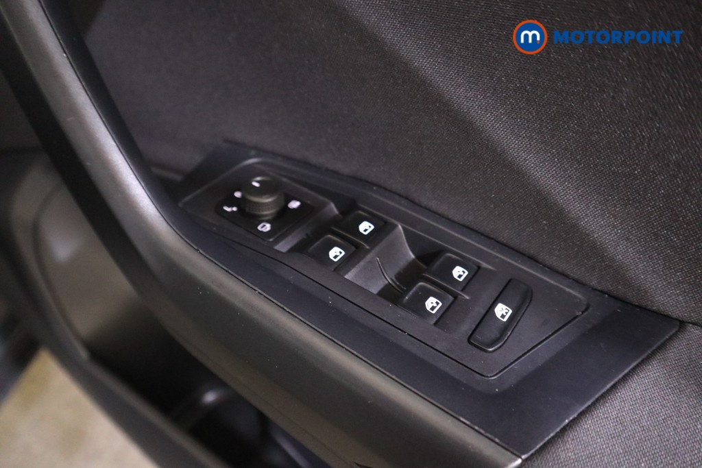 Volkswagen T-Roc Life Manual Petrol SUV - Stock Number (1595150) - 13th supplementary image