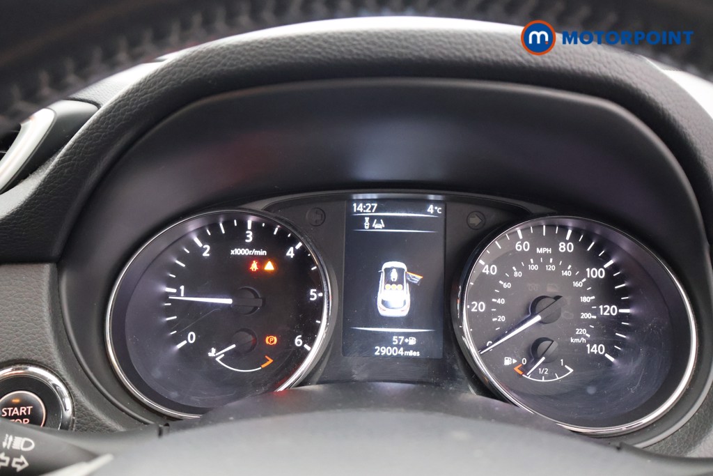 Nissan Qashqai N-Connecta Manual Diesel SUV - Stock Number (1595273) - 2nd supplementary image