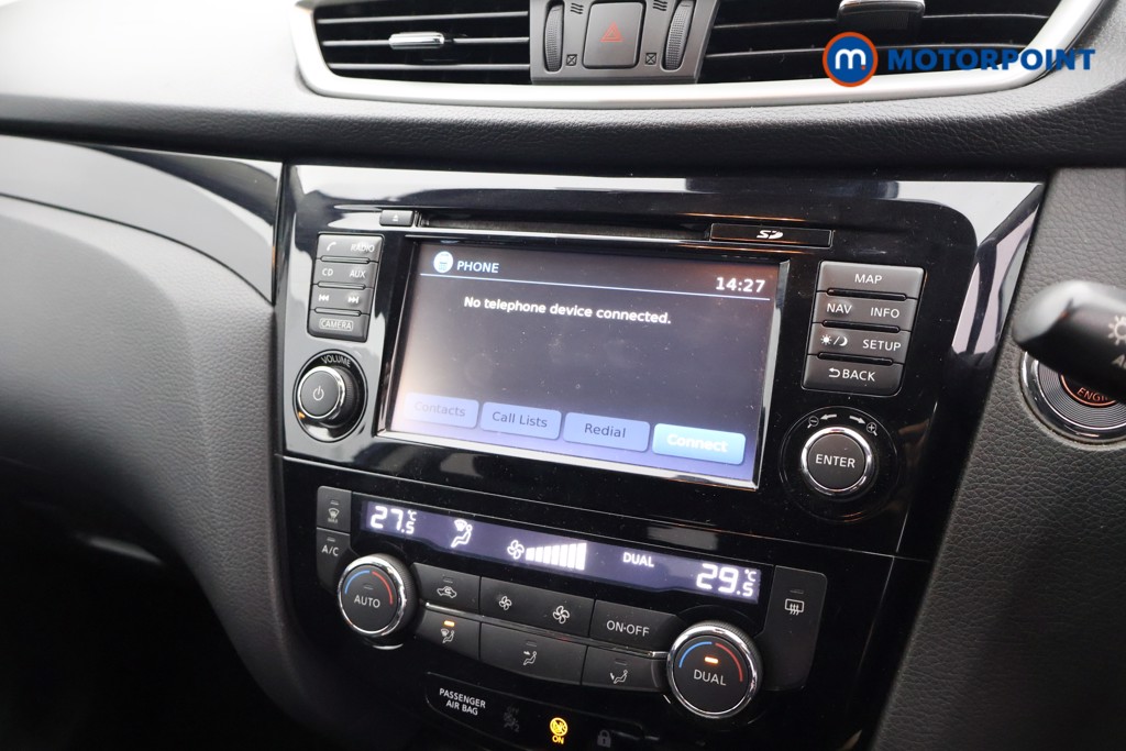 Nissan Qashqai N-Connecta Manual Diesel SUV - Stock Number (1595273) - 5th supplementary image