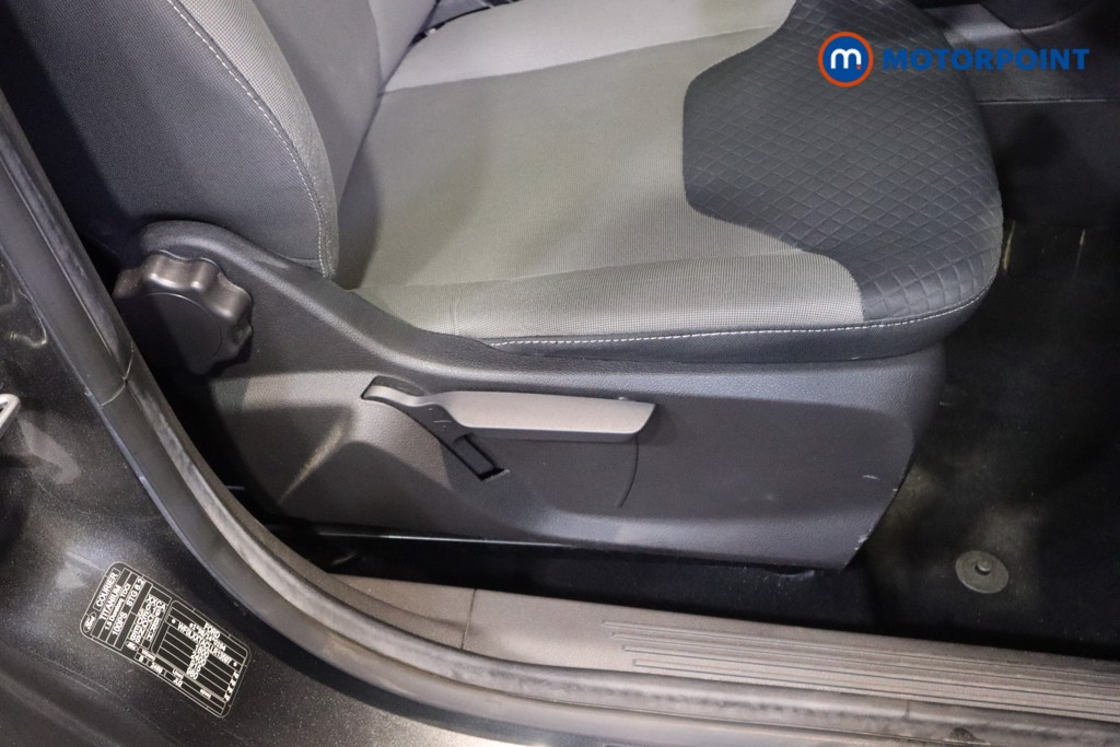 Ford Tourneo Courier Titanium Manual Diesel People Carrier - Stock Number (1595311) - 17th supplementary image