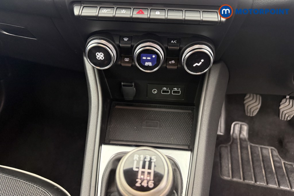 Renault Captur Techno Manual Petrol SUV - Stock Number (1595509) - 13th supplementary image