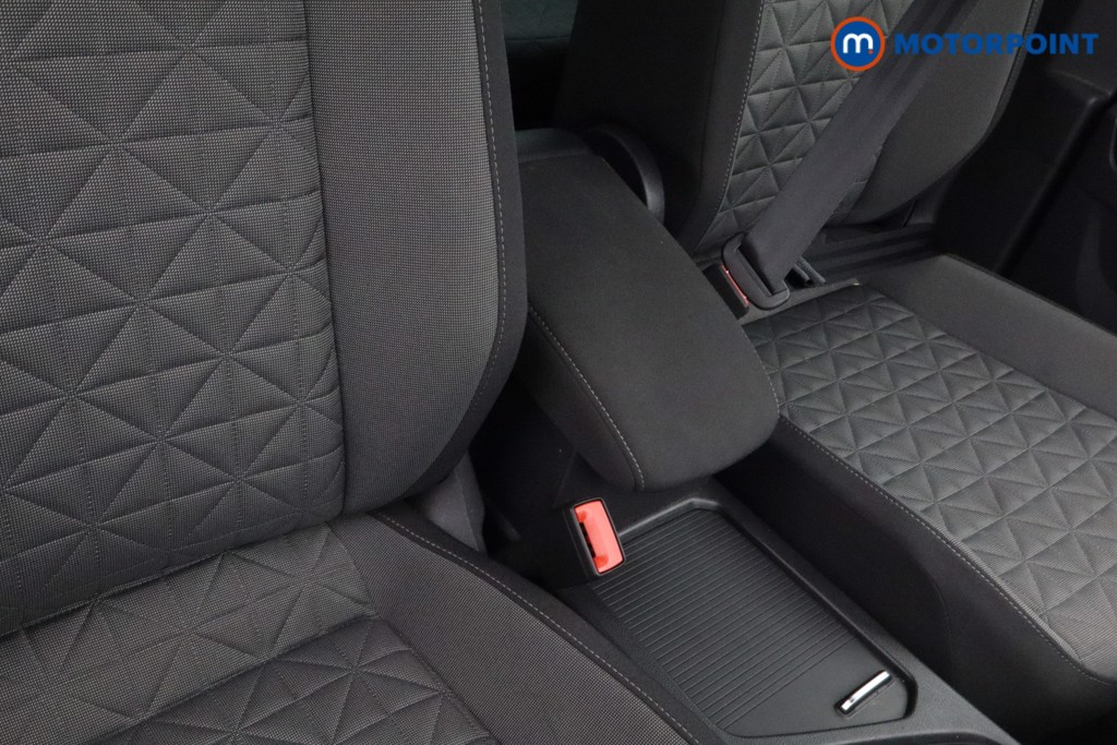 Volkswagen Tiguan Life Automatic Petrol SUV - Stock Number (1595678) - 15th supplementary image