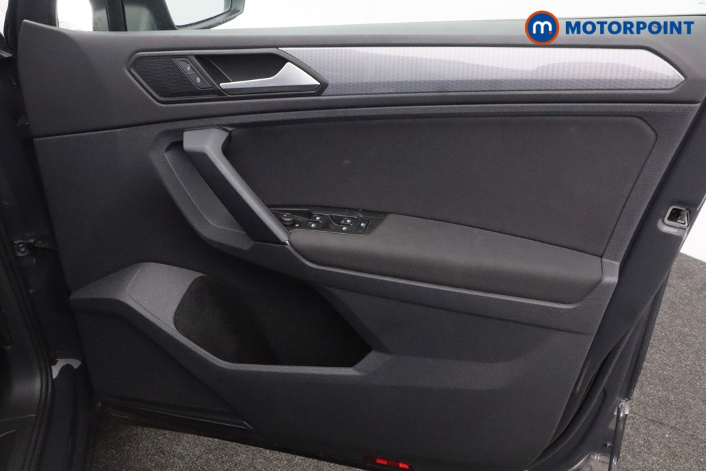 Volkswagen Tiguan Life Automatic Petrol SUV - Stock Number (1595678) - 17th supplementary image