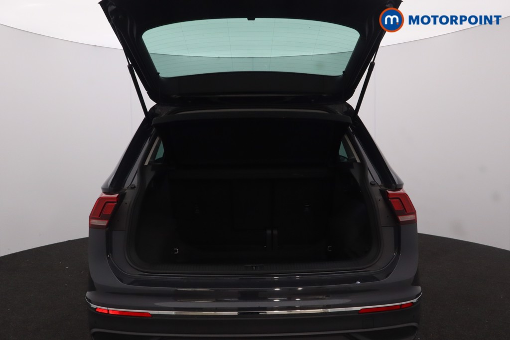 Volkswagen Tiguan Life Automatic Petrol SUV - Stock Number (1595678) - 33rd supplementary image