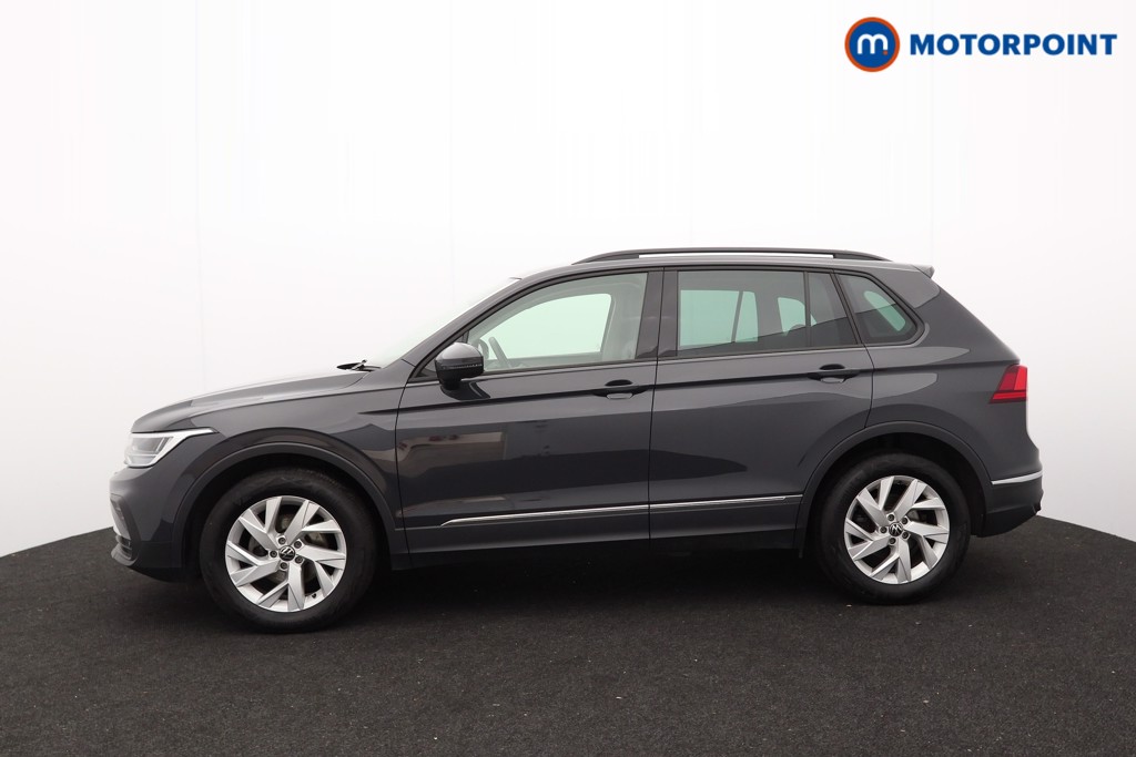 Volkswagen Tiguan Life Automatic Petrol SUV - Stock Number (1595678) - Passenger side