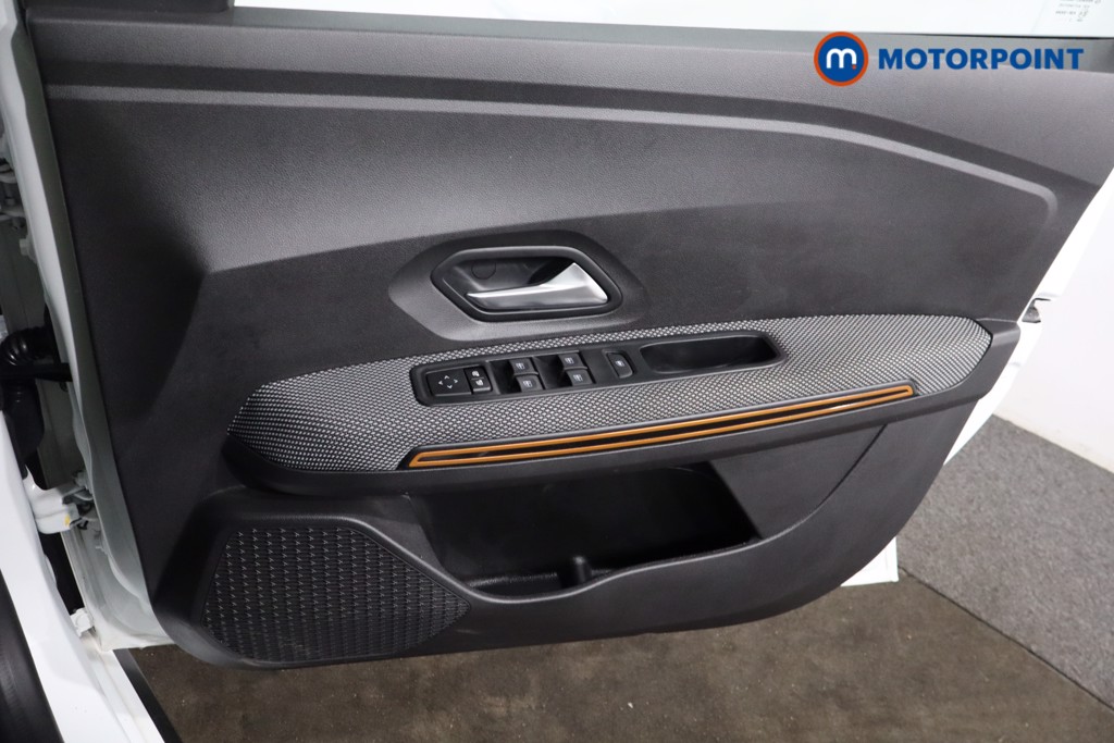 Dacia Sandero Stepway Prestige Manual Petrol Hatchback - Stock Number (1596178) - 24th supplementary image