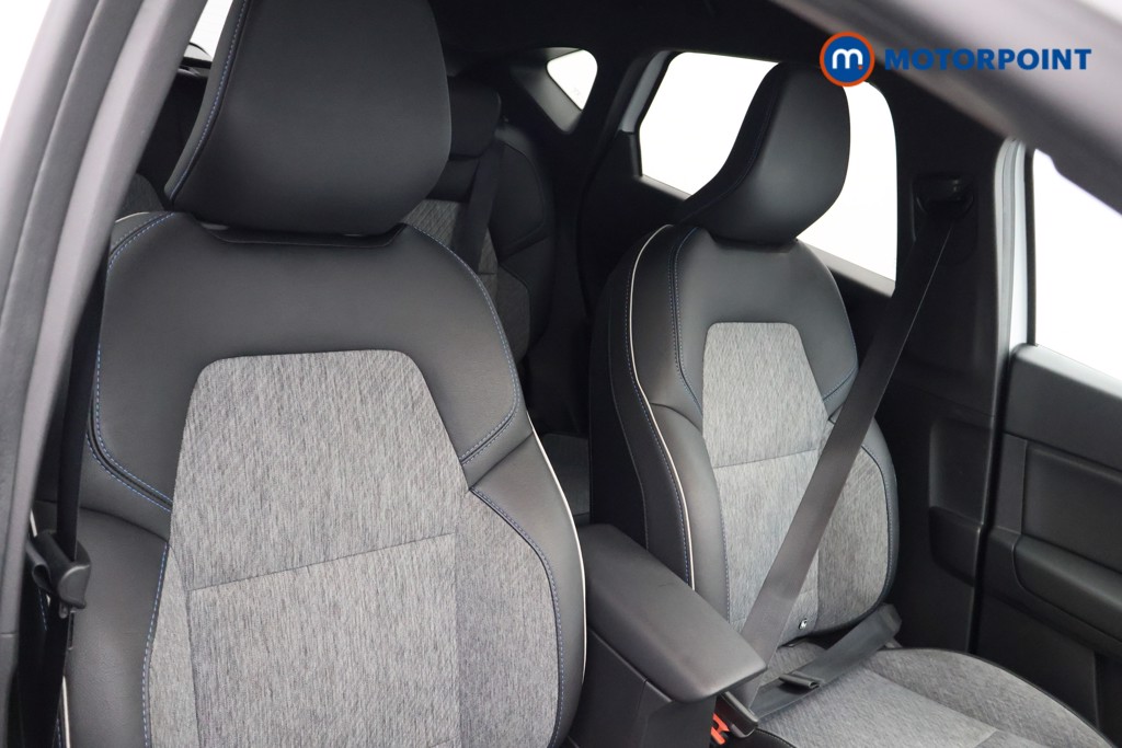 Renault Captur Launch Edition Automatic Petrol Plug-In Hybrid SUV - Stock Number (1596223) - 10th supplementary image