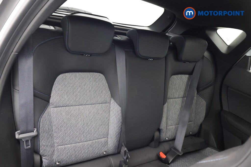 Renault Captur Launch Edition Automatic Petrol Plug-In Hybrid SUV - Stock Number (1596223) - 11th supplementary image