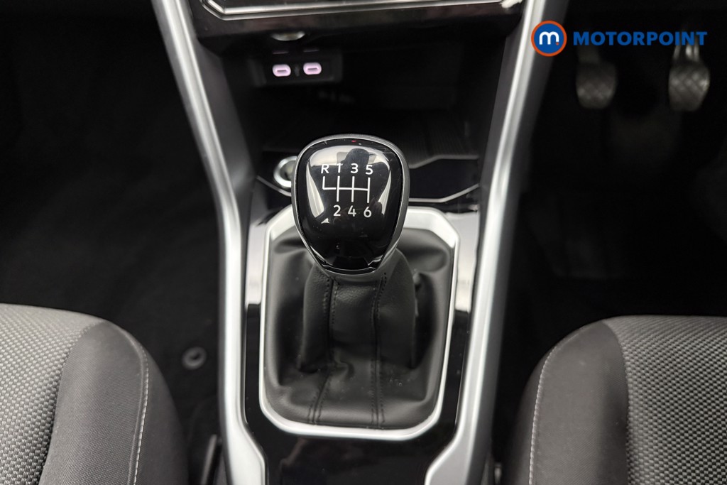 Volkswagen T-Roc Life Manual Petrol SUV - Stock Number (1596473) - 7th supplementary image