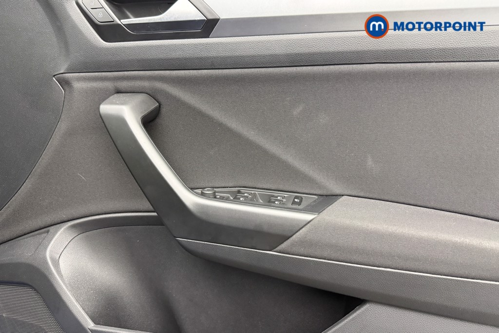 Volkswagen T-Roc Life Manual Petrol SUV - Stock Number (1596473) - 19th supplementary image