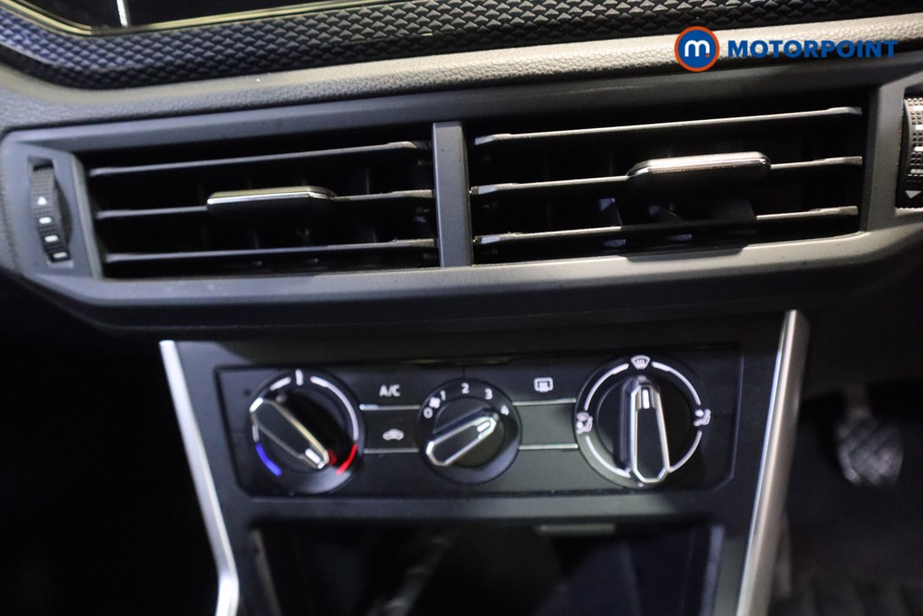 Volkswagen Polo Life Manual Petrol Hatchback - Stock Number (1596500) - 5th supplementary image