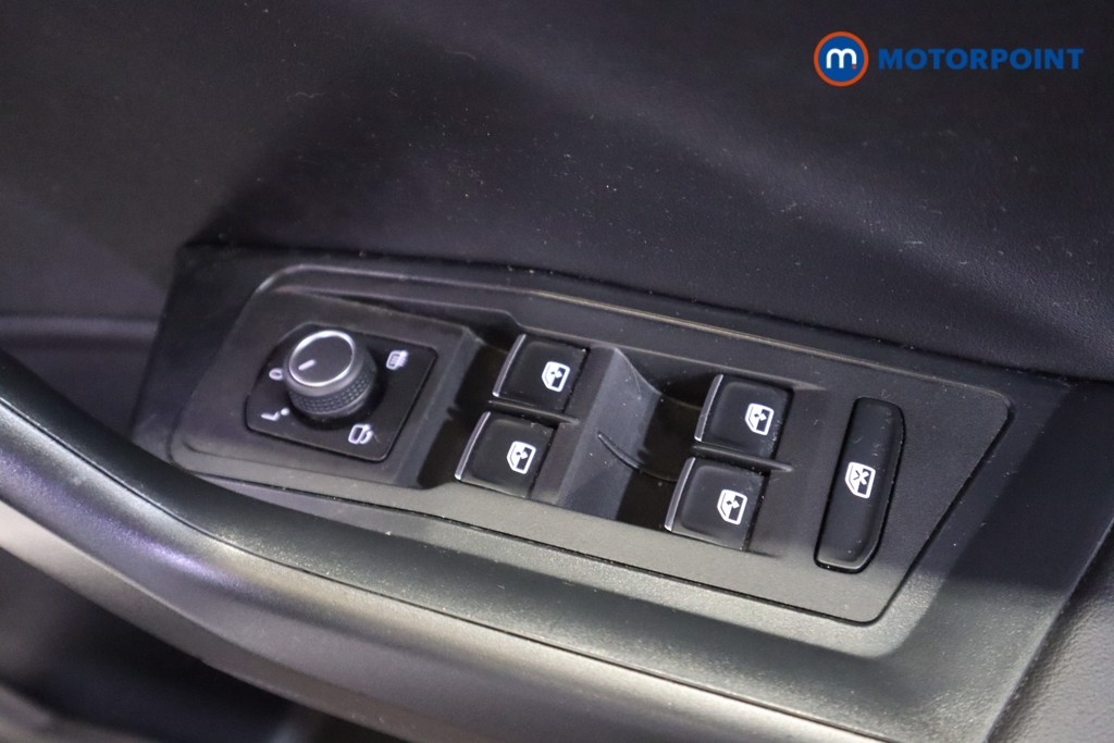 Volkswagen T-Roc R-Line Automatic Petrol SUV - Stock Number (1596643) - 11th supplementary image