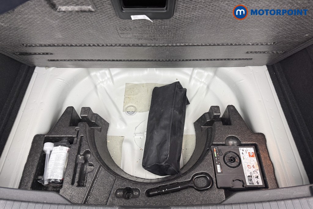 Volkswagen T-Roc R-Line Automatic Petrol SUV - Stock Number (1596749) - 22nd supplementary image