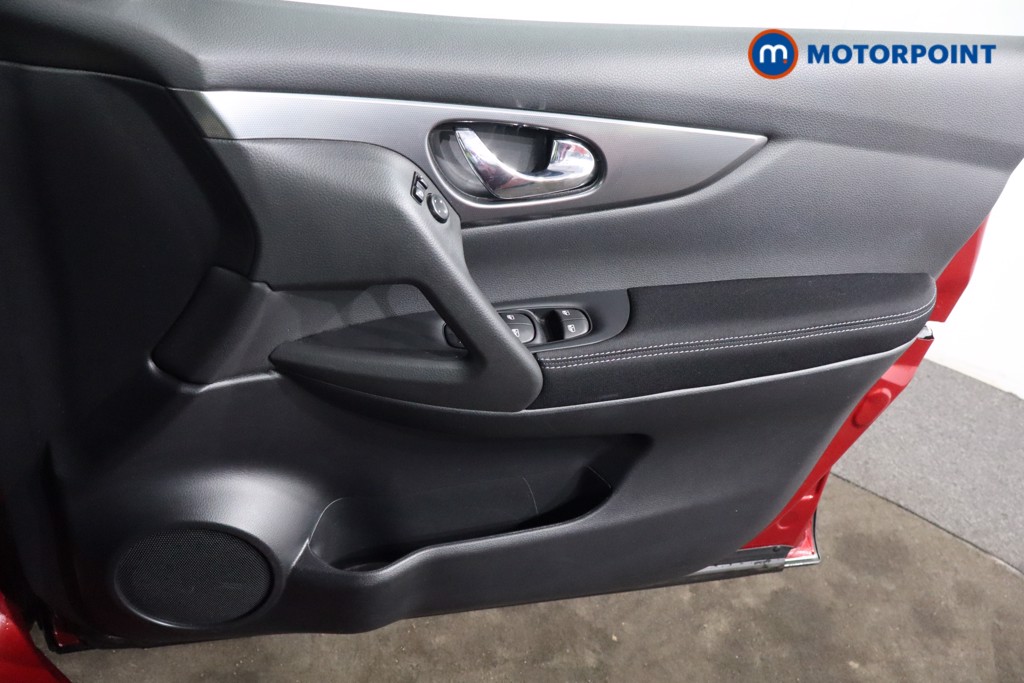 Nissan Qashqai N-Connecta Manual Petrol SUV - Stock Number (1597506) - 23rd supplementary image