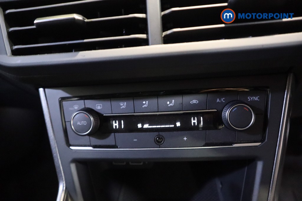Volkswagen Polo SEL Automatic Petrol Hatchback - Stock Number (1597763) - 5th supplementary image