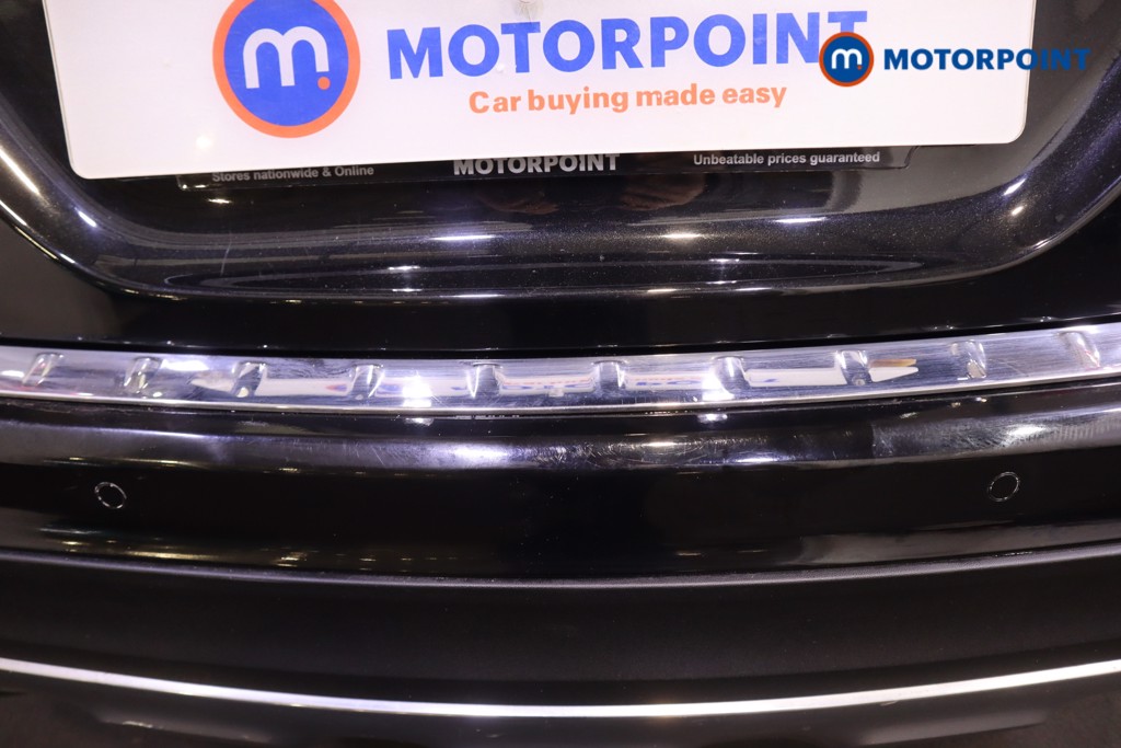 Mercedes-Benz GLA Amg Line Automatic Petrol SUV - Stock Number (1586559) - 32nd supplementary image