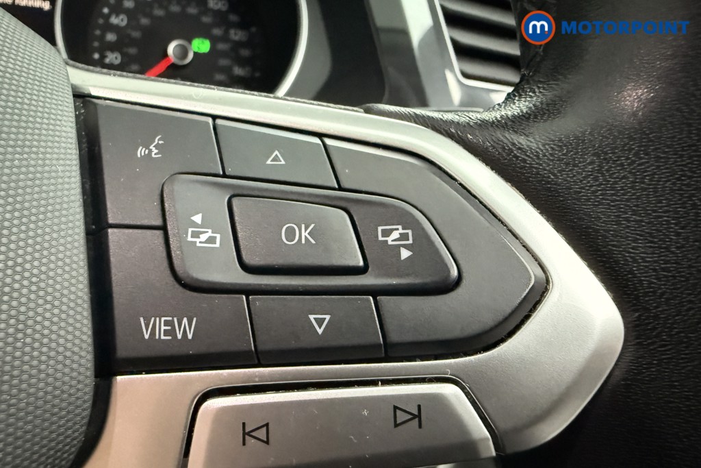 Volkswagen Tiguan Life Automatic Petrol SUV - Stock Number (1592834) - 5th supplementary image