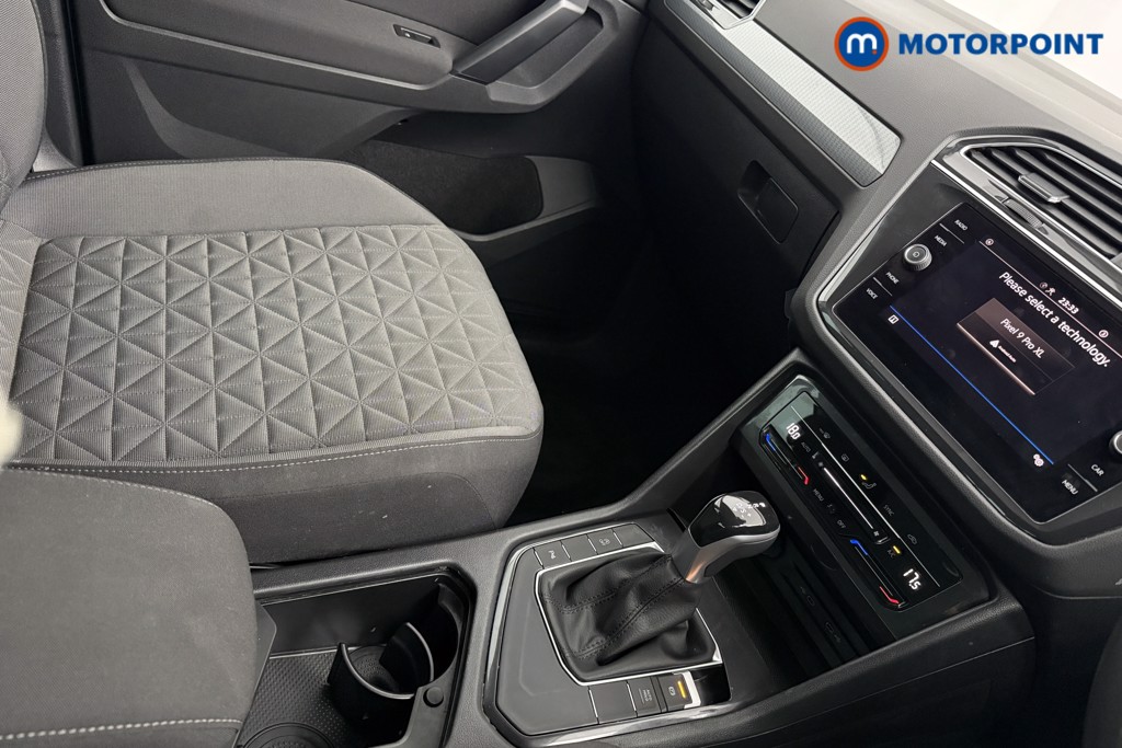 Volkswagen Tiguan Life Automatic Petrol SUV - Stock Number (1592834) - 17th supplementary image
