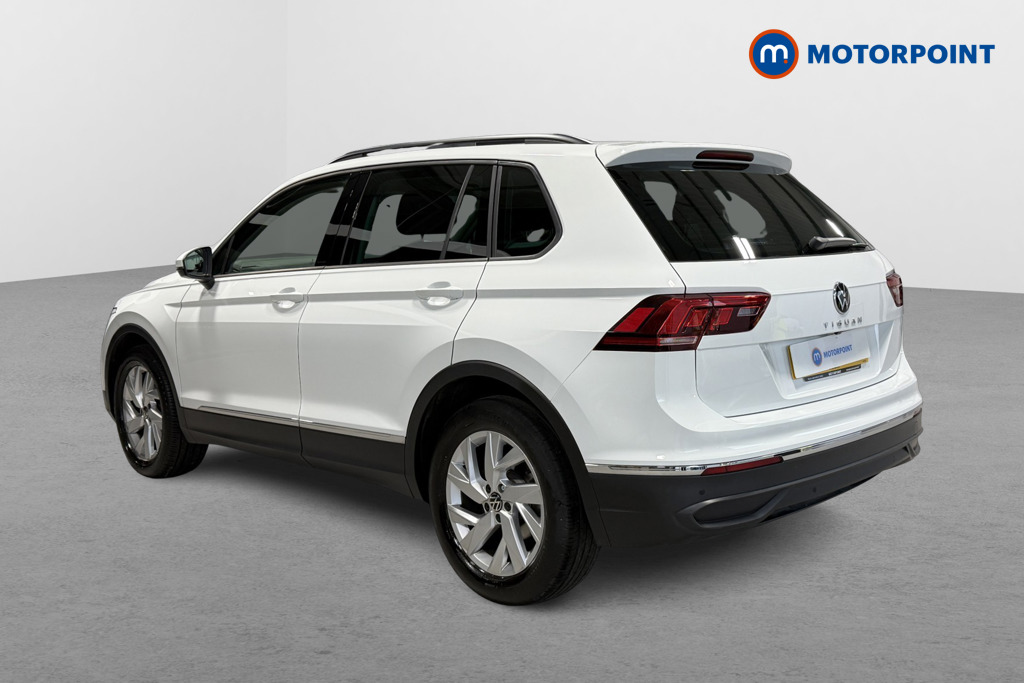 Volkswagen Tiguan Life Automatic Petrol SUV - Stock Number (1592834) - Passenger side rear corner