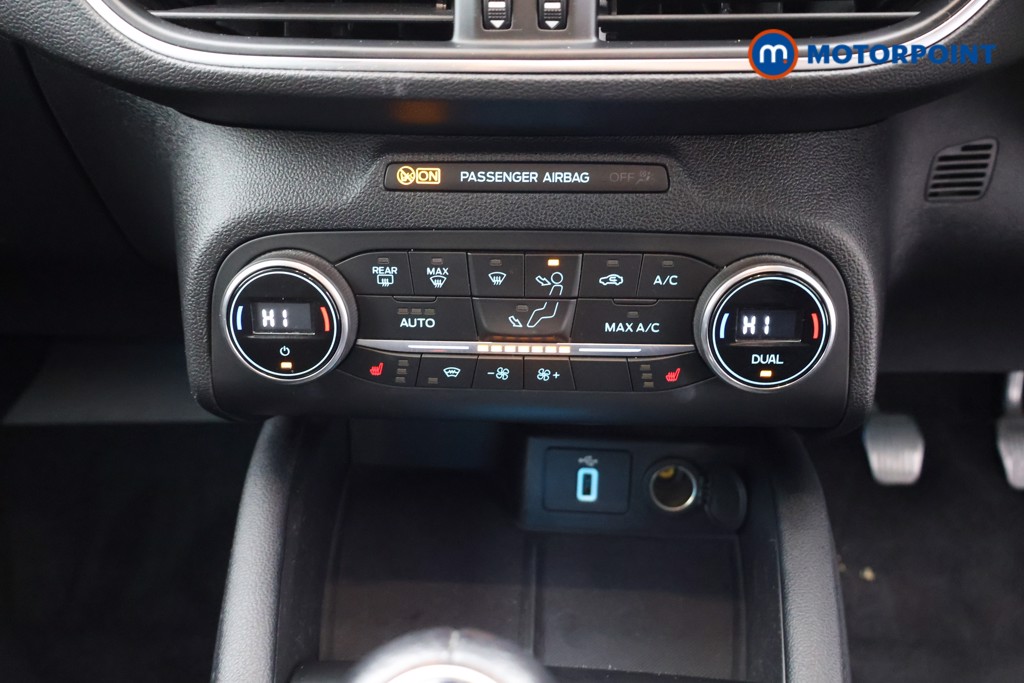 Ford Focus Titanium Manual Petrol Hatchback - Stock Number (1592980) - 6th supplementary image