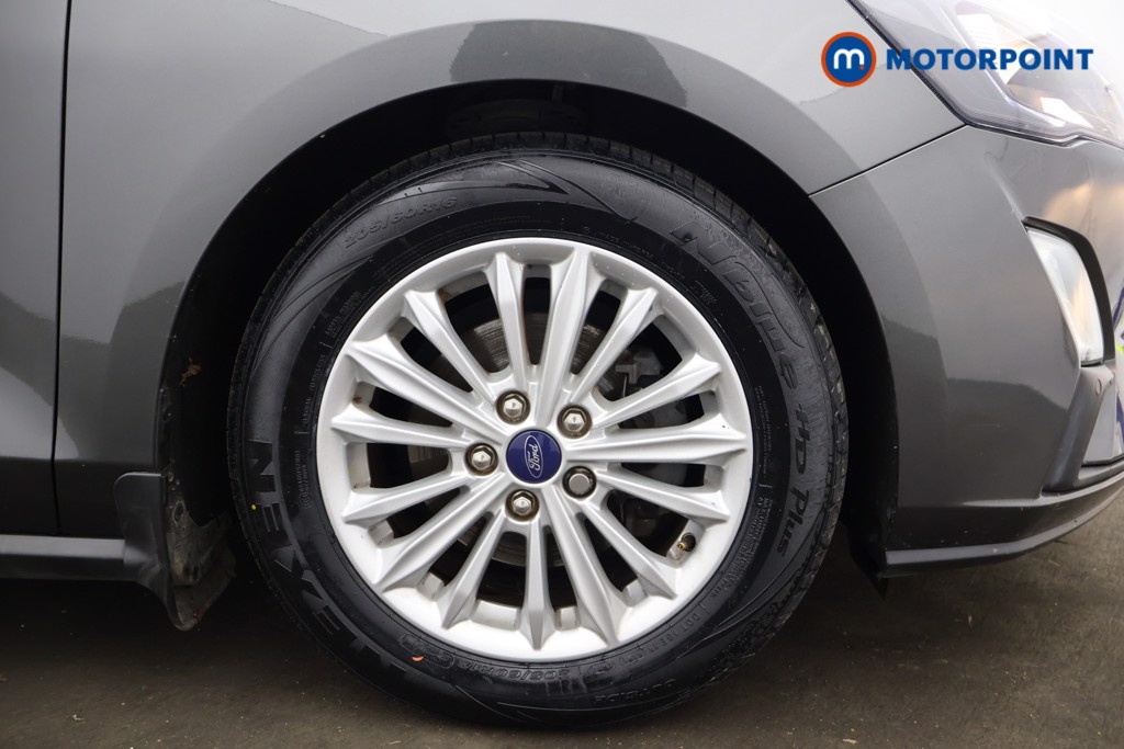 Ford Focus Titanium Manual Petrol Hatchback - Stock Number (1592980) - 13th supplementary image