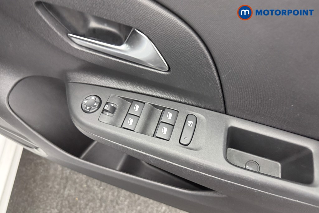 Vauxhall Corsa Design Automatic Petrol Hatchback - Stock Number (1593952) - 9th supplementary image