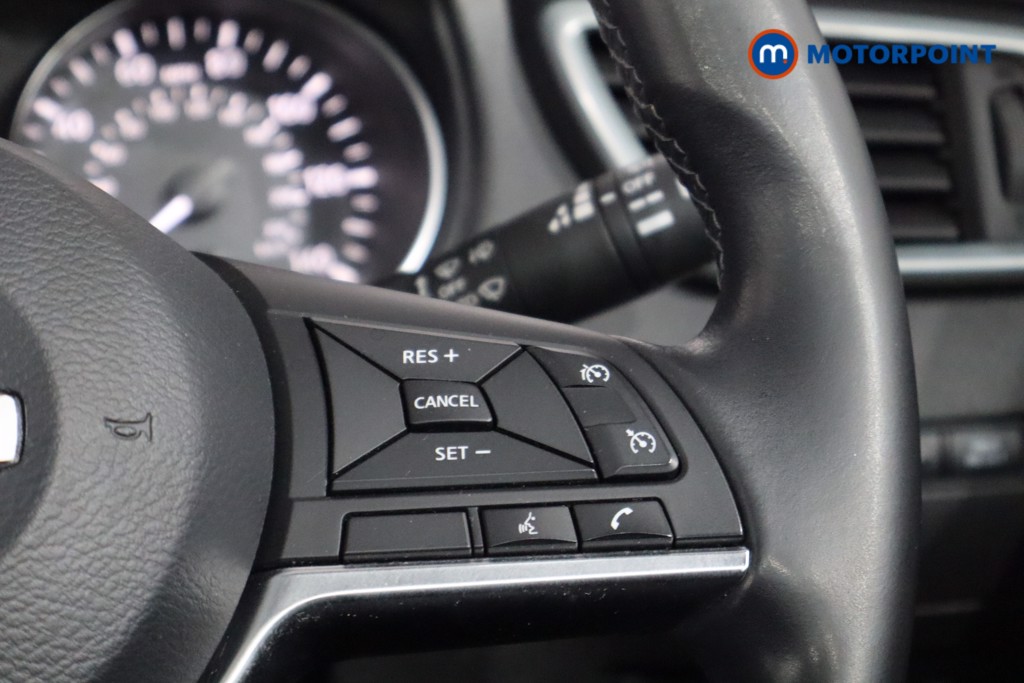 Nissan Qashqai N-Connecta Manual Petrol SUV - Stock Number (1595133) - 8th supplementary image