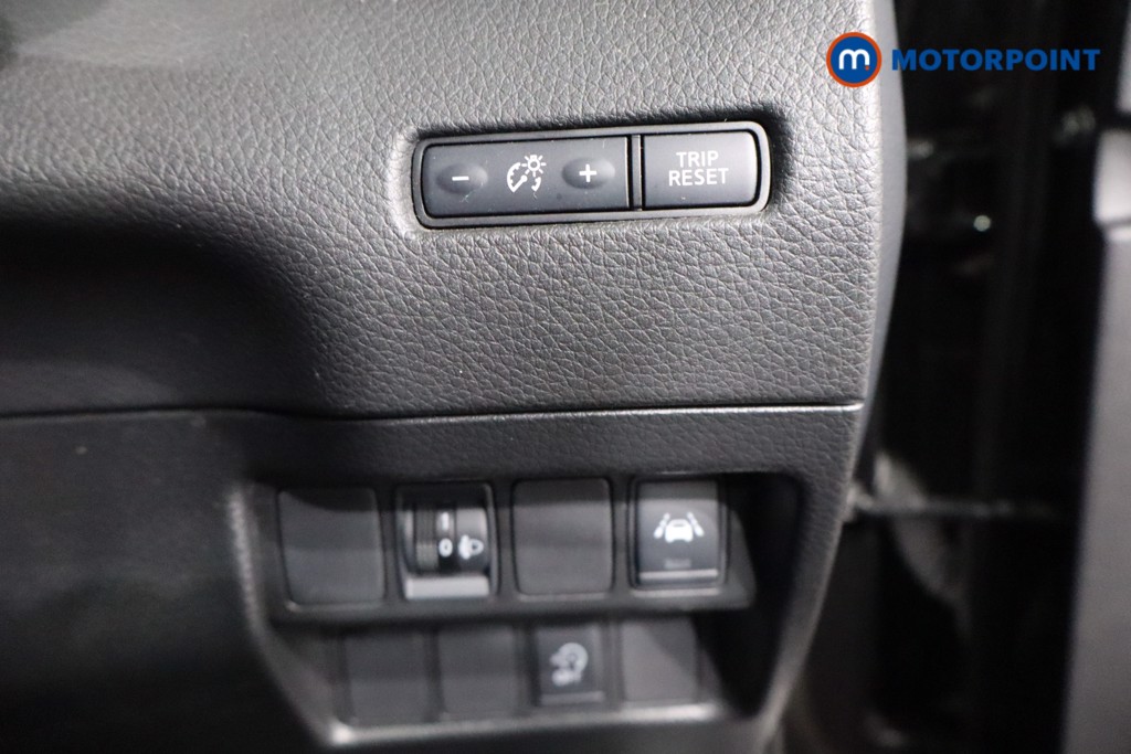 Nissan Qashqai N-Connecta Manual Petrol SUV - Stock Number (1595133) - 20th supplementary image
