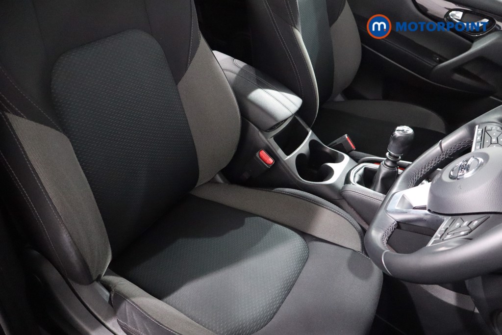 Nissan Qashqai N-Connecta Manual Petrol SUV - Stock Number (1595133) - 23rd supplementary image