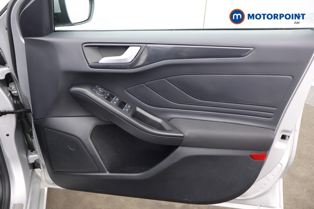 Ford Focus St-Line X Manual Petrol Hatchback - Stock Number (1595245) - 10th supplementary image