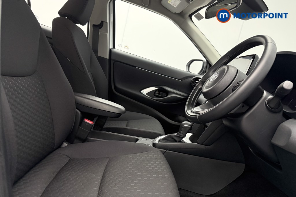 Toyota Yaris Cross Icon Automatic Petrol-Electric Hybrid Estate - Stock Number (1595717) - 7th supplementary image