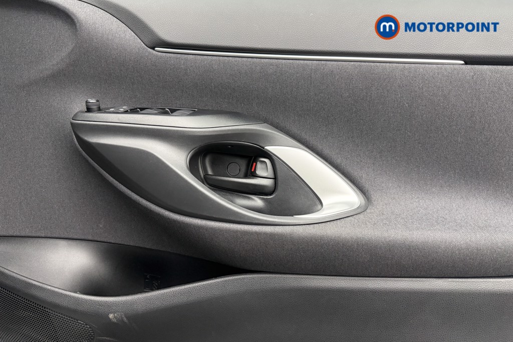 Toyota Yaris Cross Icon Automatic Petrol-Electric Hybrid Estate - Stock Number (1595717) - 17th supplementary image